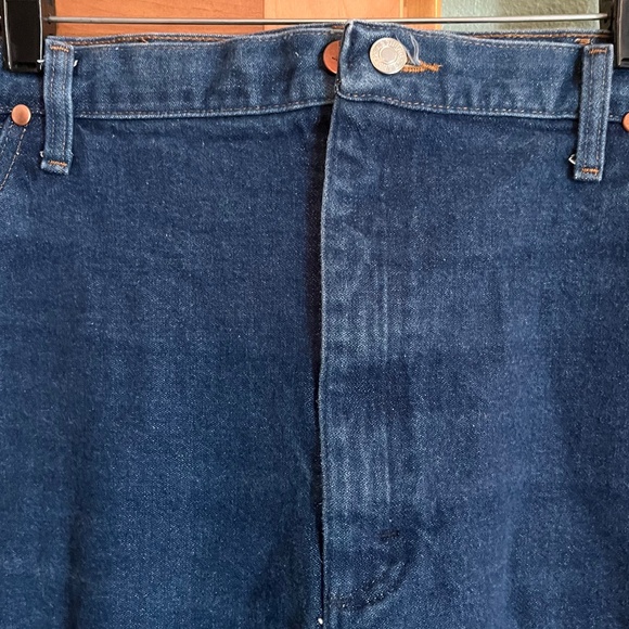 Wrangler Jeans Mid Weight   Great Used Condition Mens Size 42 x 30 - Picture 4 of 9
